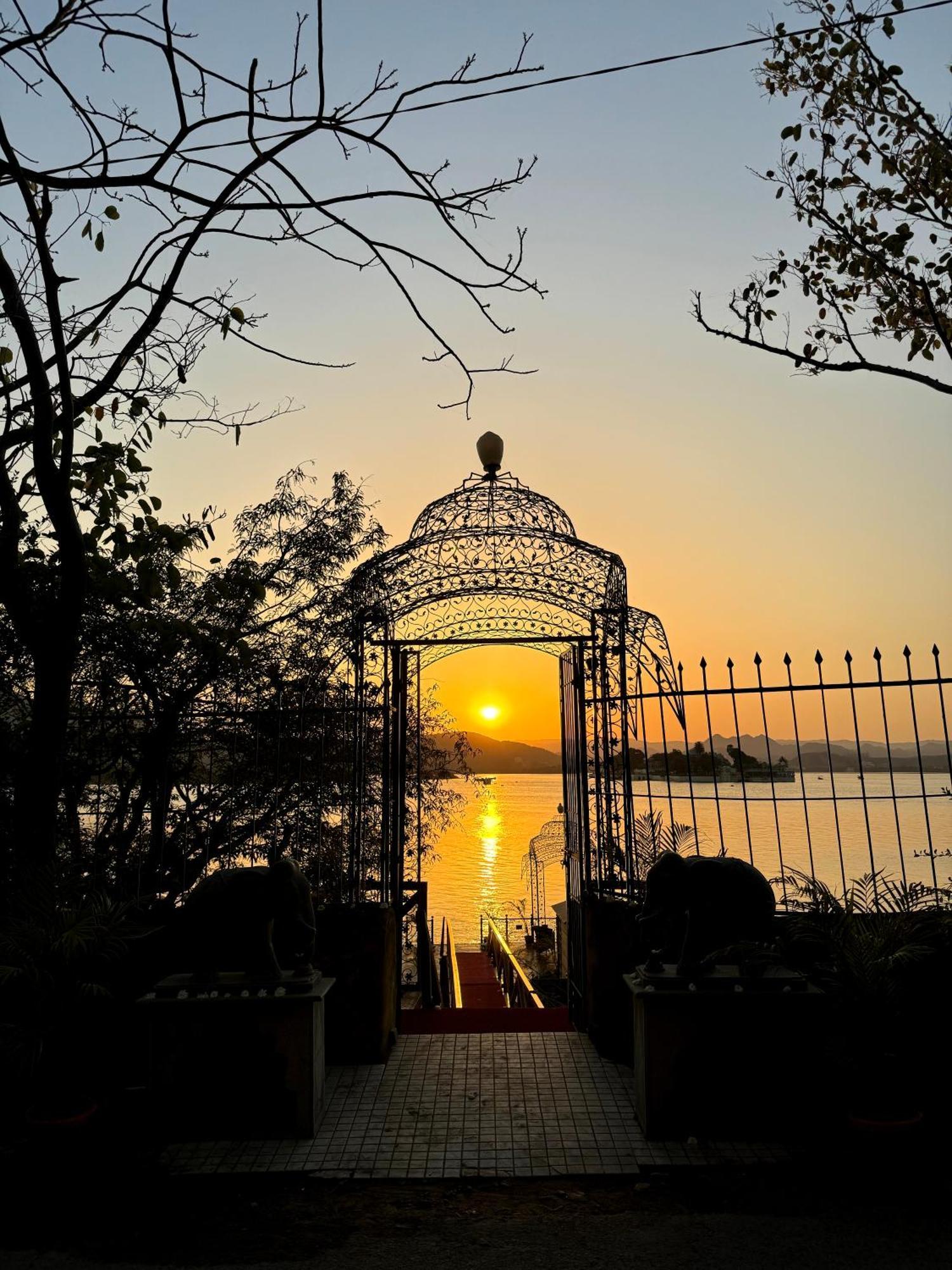 Отель Udai Kothi Удайпур Экстерьер фото