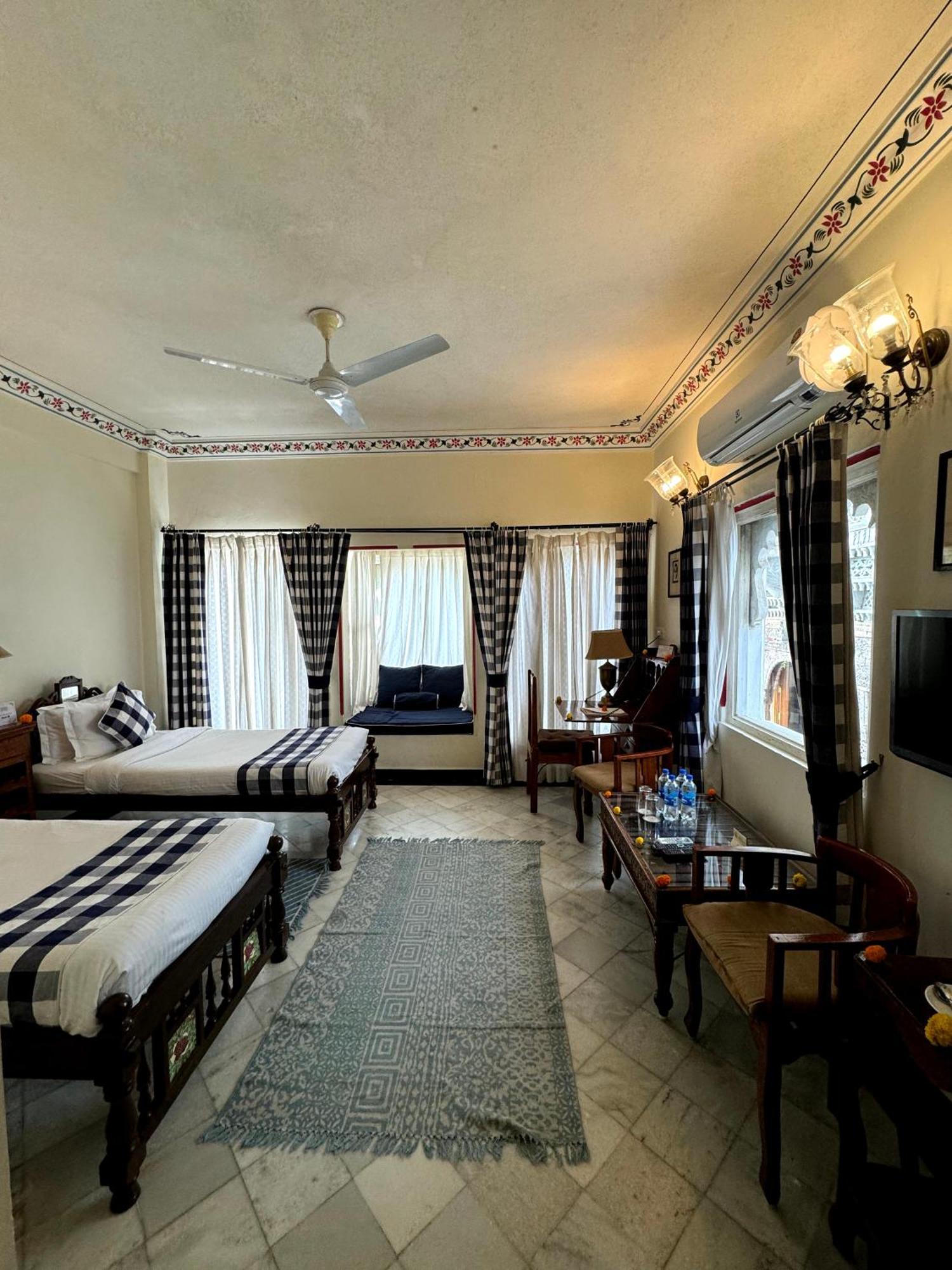 Отель Udai Kothi Удайпур Экстерьер фото