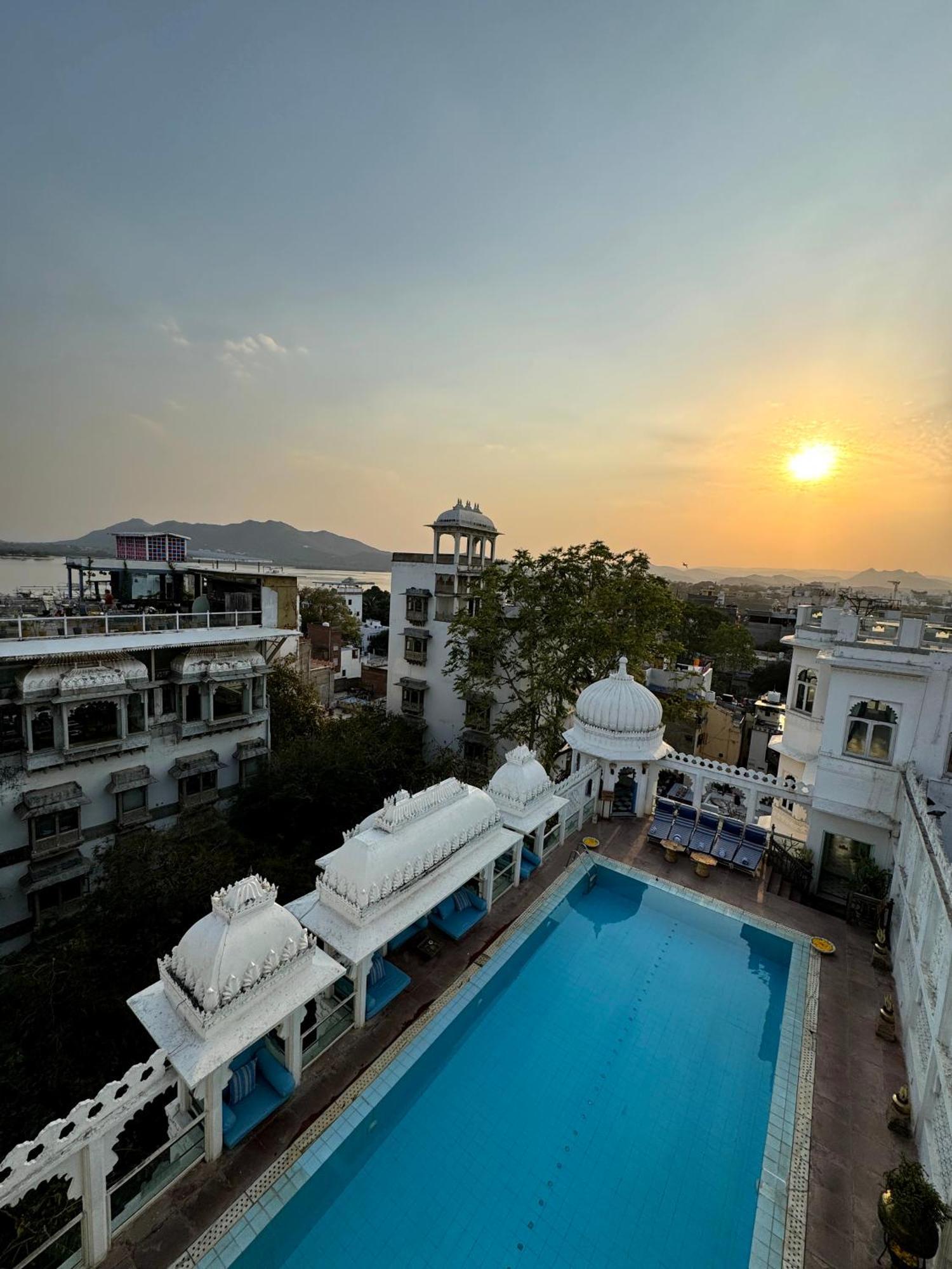 Отель Udai Kothi Удайпур Экстерьер фото